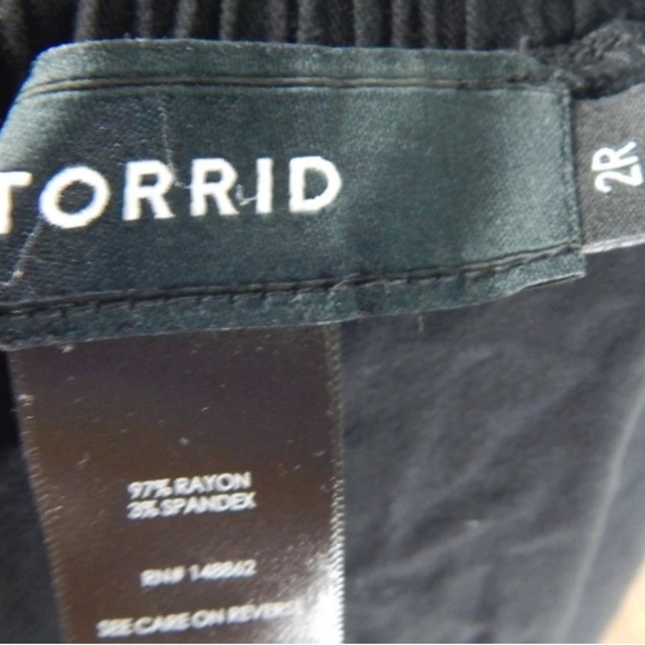Torrid Wide Leg Cargo Pants - Picture 3 of 4